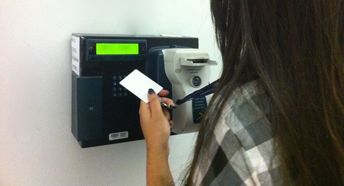 Agradeçamos ao capitalismo pelo fim de semana, pelos feriados e pela redução da jornada de trabalho